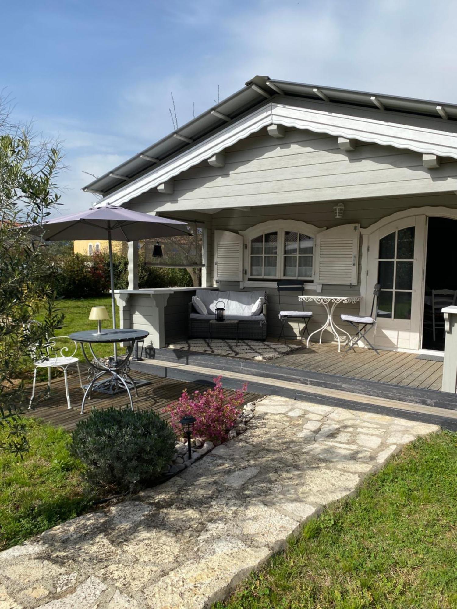 Chalet De Charme Aniane Esterno foto